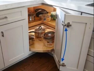 Bifold hinges for a 90° IKEA Faktum corner cabinet